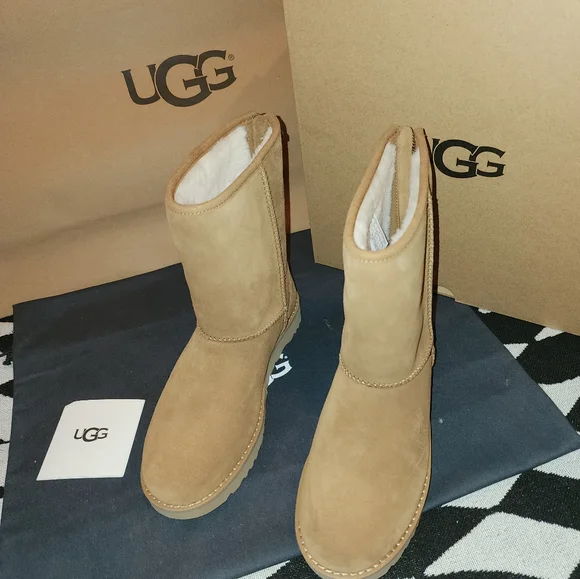 Ugg boots - Picture 2 of 10